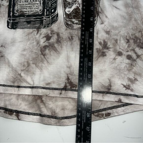Liberty Wear Smooth As Aged Whiskey Graphic Tie-Dye V-Neck T-Shirt Womens Sz XL - Picture 7 of 7